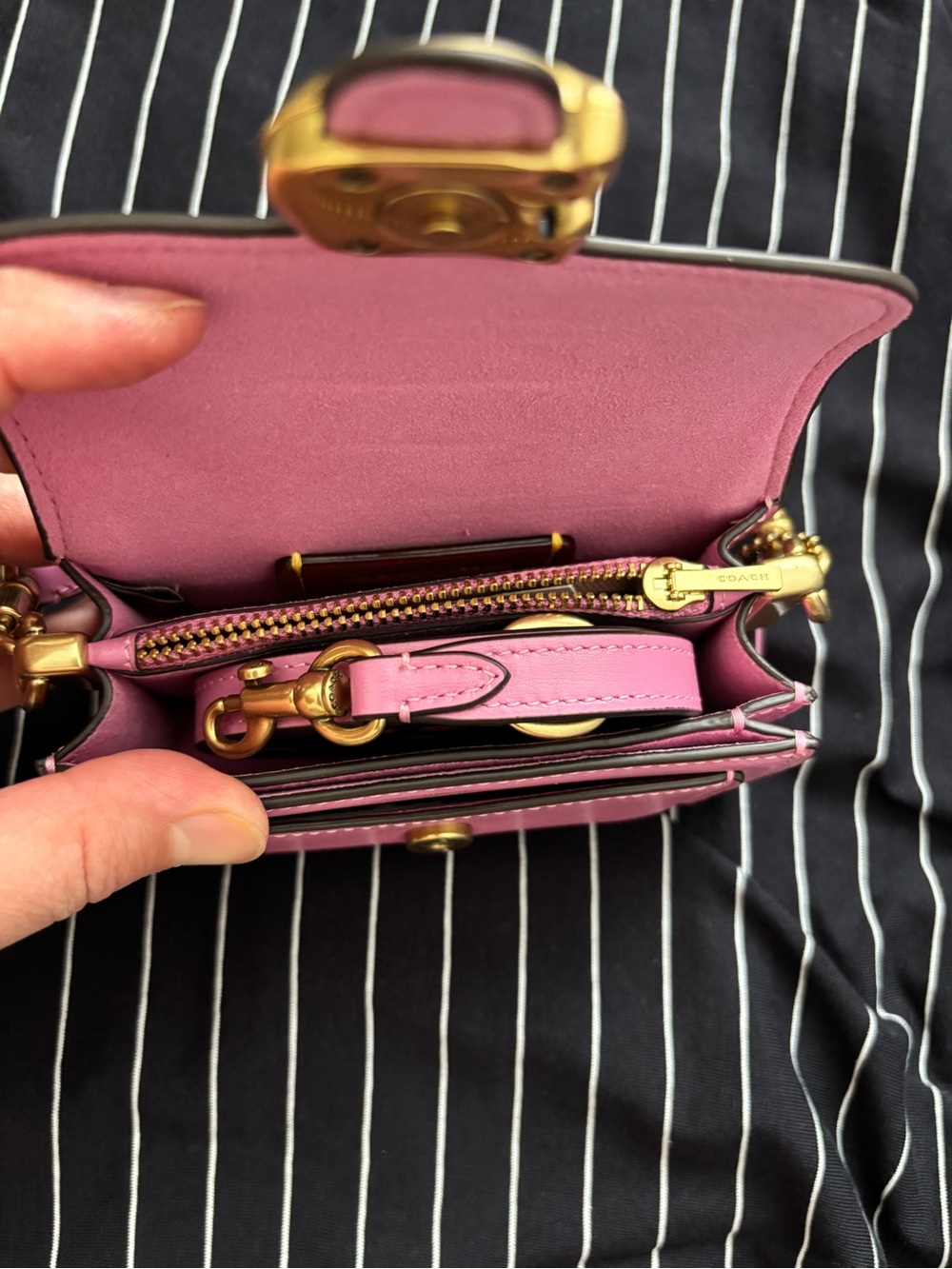 ❌❌SOLD❌❌Coach Tabby 12 in Fuchsia Pink - Picture 8 of 11